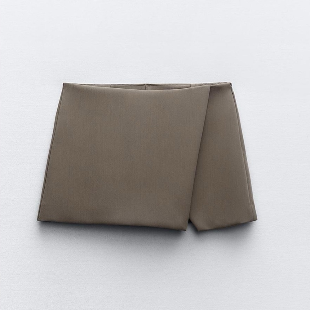 Zara skort brand new with tags.
